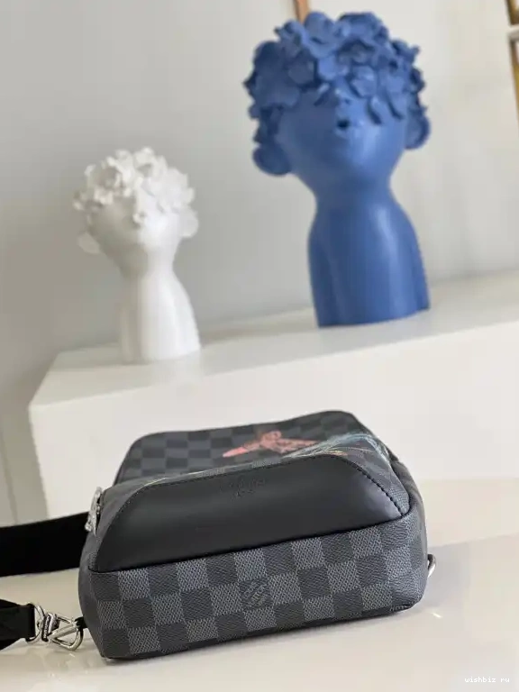 WIS SLINGBAG VUITTON LOUIS AVENUE 0702